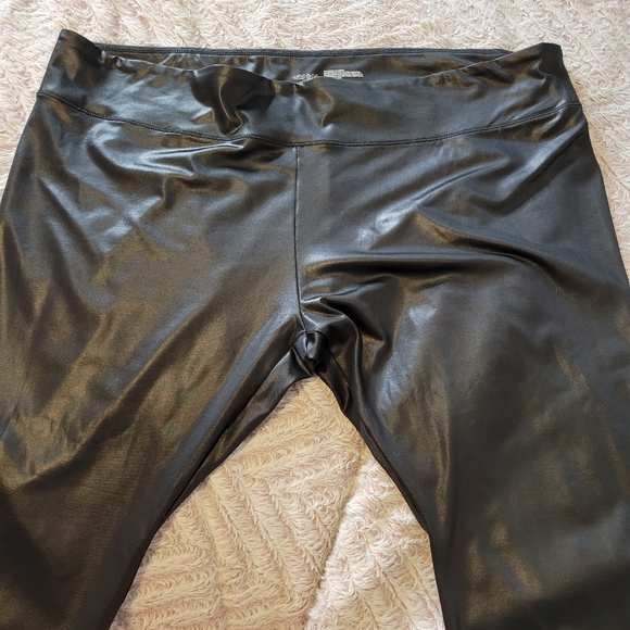 ⭐️2 for $30 SALE⭐️Faux Leather Legging - Picture 6 of 6